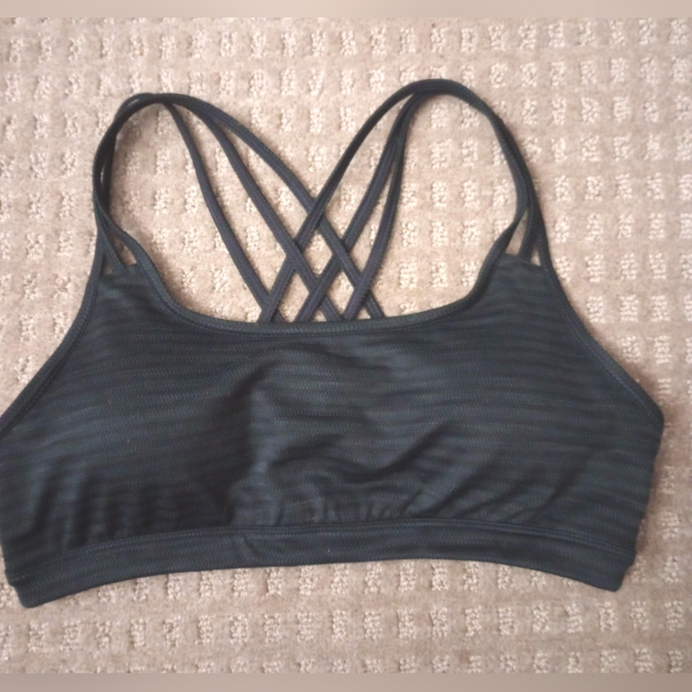 Athleta Fully Focused Criss Cross Sports Bra